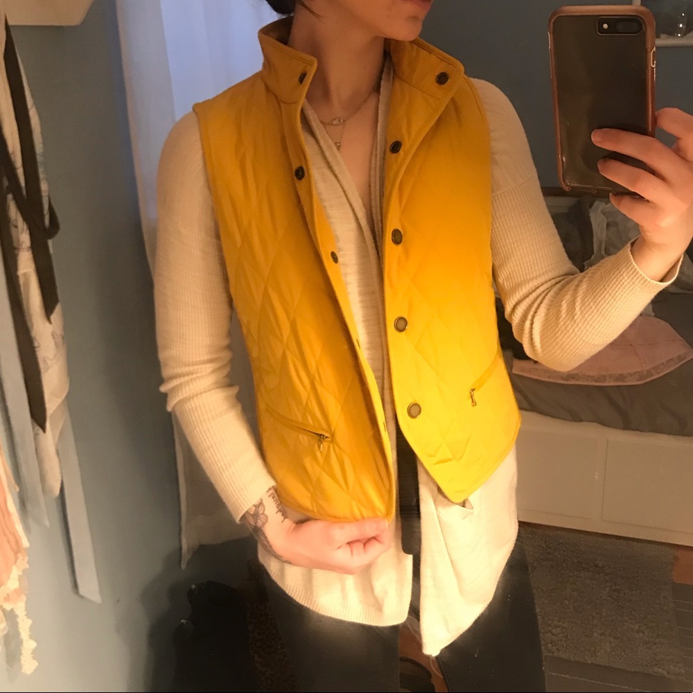 Yellow vest